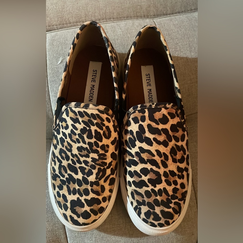 Steve Madden animal print slip on